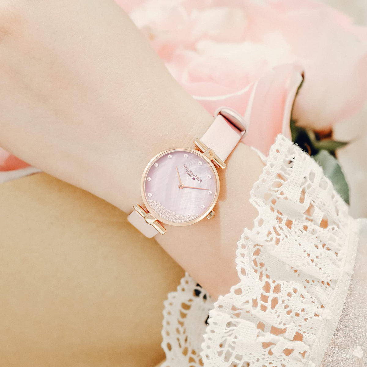 VICTORIA HYDE Women's Watch Sets Silver Ladies Watch with Mother of Pearl Dial Wrist Watch Bangle Set