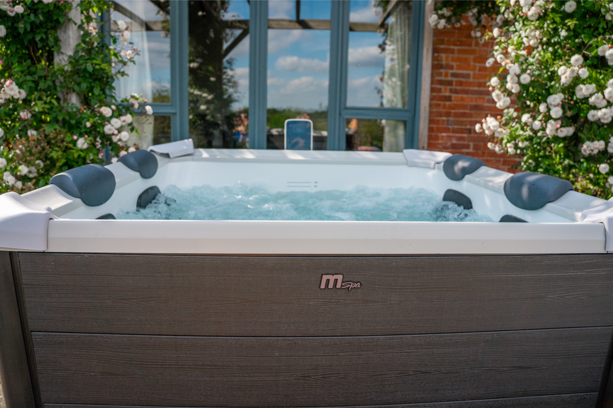 MSPA Oslo Rigid Hot Tub & Spa — Seats up to 6