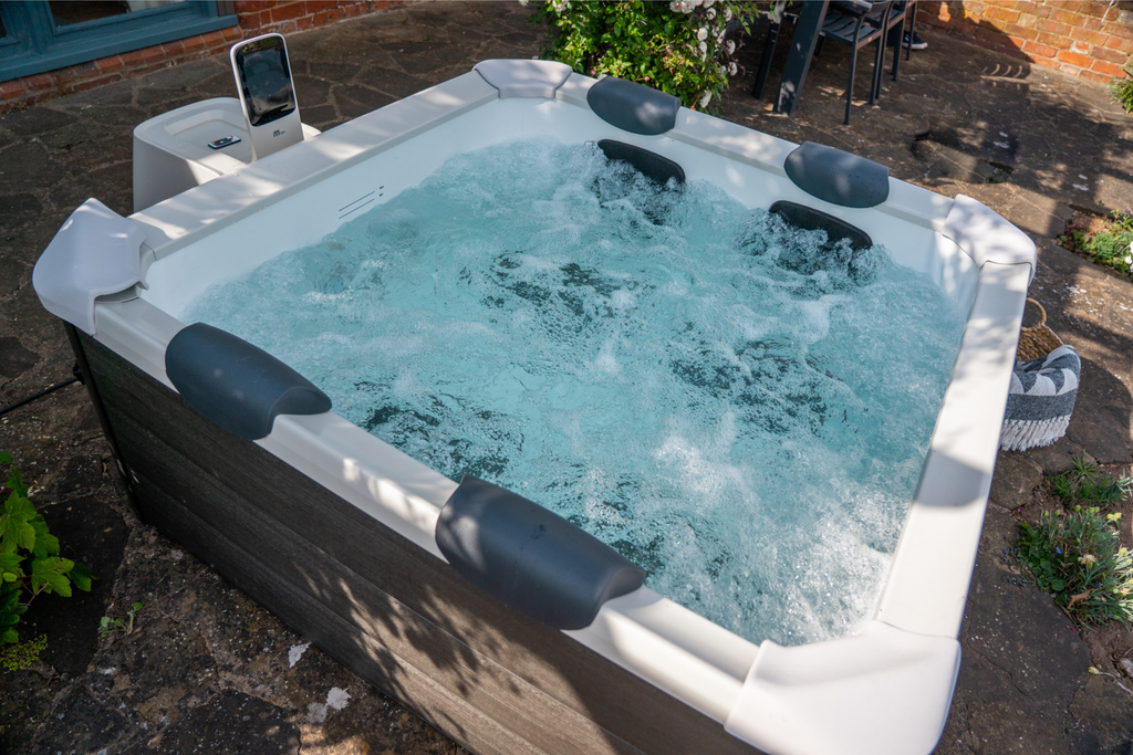 MSPA Oslo Rigid Hot Tub & Spa — Seats up to 6