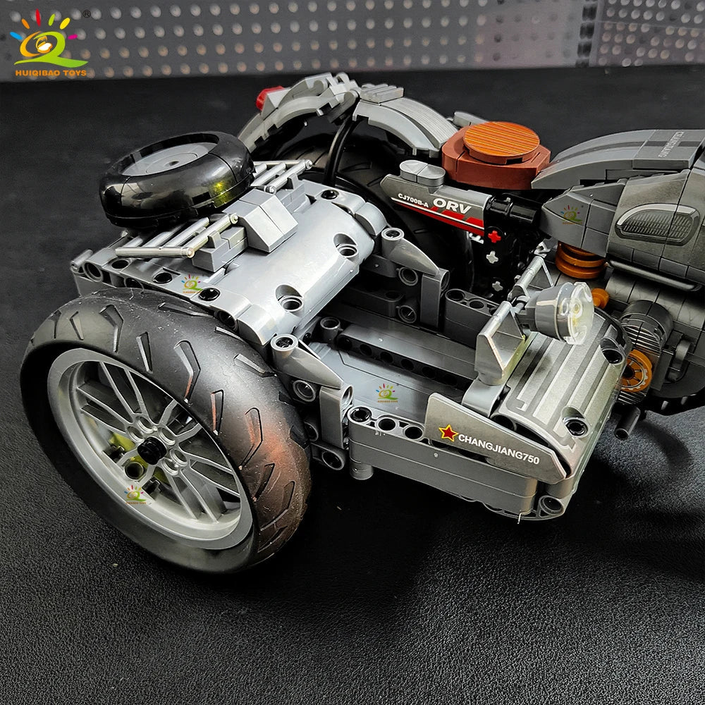 808-Piece MOC Motorbike Building Blocks Kit - Detailed Motorcycle Racer Model for Kids, Teens & Adults