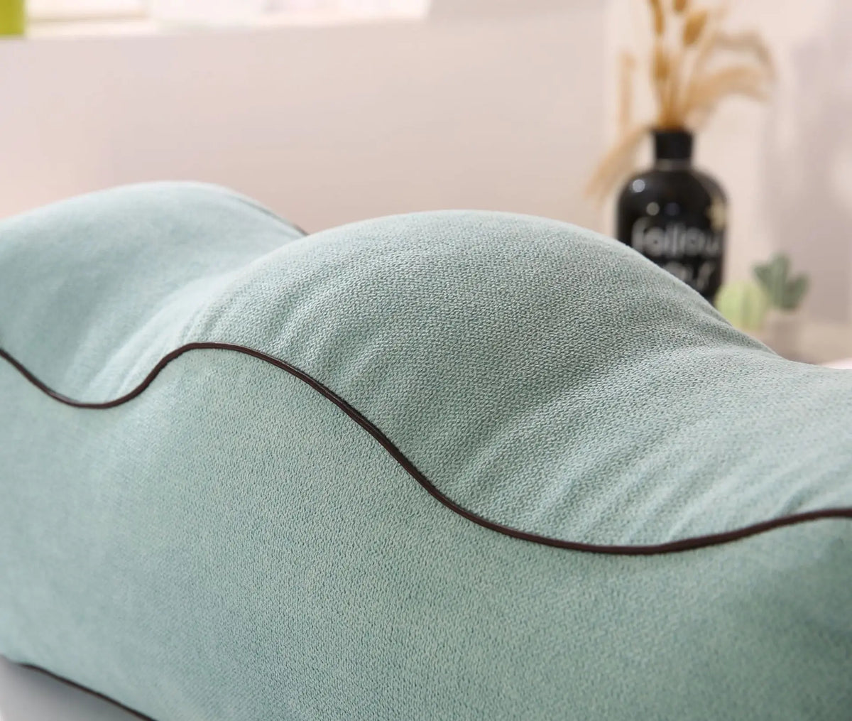 Anti-Curling Sleep Leg Lift Pad for Pregnant Women - Soft Foot Pillow for Rest & Relaxation
