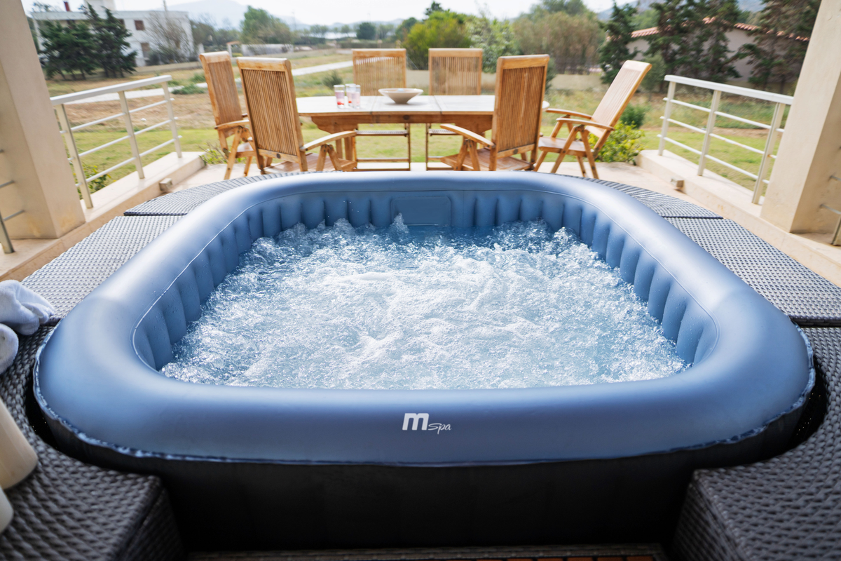 MSPA Tekapo Inflatable Hot Tub & Spa — Seats up to 6