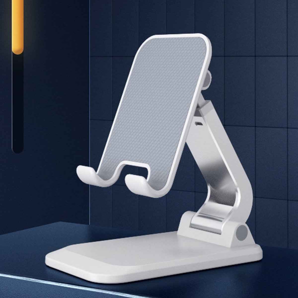 Portable Q7 Phone Holder – Adjustable Stand for Desk or Table